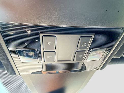 Used 2019 Volkswagen Golf R 4-Door image 40