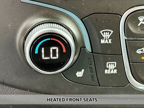 Used 2022 Chevrolet Traverse LT image 4