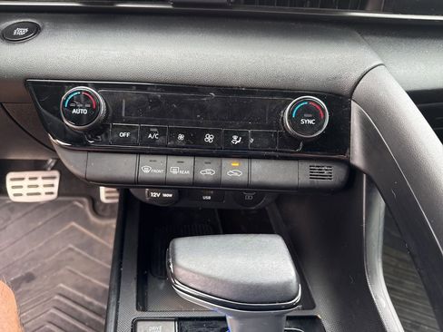Used 2025 Hyundai Elantra Sport FWD image 24