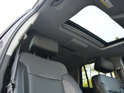 Used 2015 Chevrolet Tahoe LTZ RWD image 19