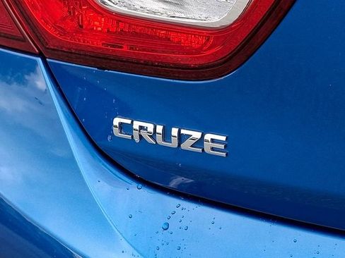 Used 2017 Chevrolet Cruze LT w/ RS Package FWD image 27
