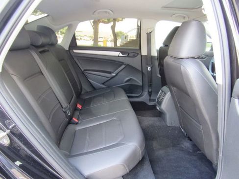 Used 2022 Volkswagen Passat 2.0T SE image 26