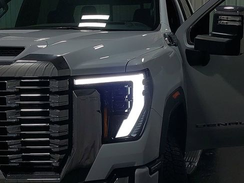 New 2026 GMC Sierra 3500 Denali w/ Denali Reserve Package image 34