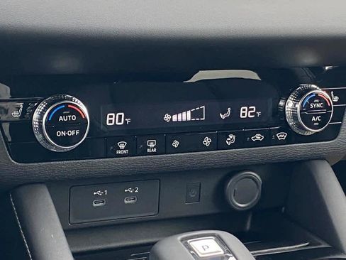 New 2025 Mitsubishi Outlander SE image 5