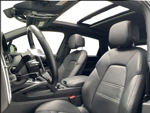 Used 2023 Porsche Cayenne AWD/4WD image 20