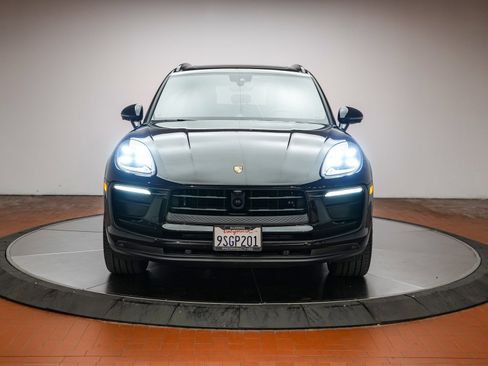 Used 2025 Porsche Macan image 14
