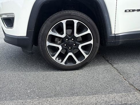 Used 2018 Jeep Compass Limited w/ Navigation Group AWD/4WD image 9
