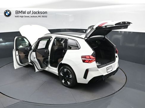 New 2026 BMW X3 xDrive30 w/ Premium Package AWD/4WD image 2