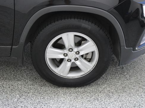 Used 2020 Chevrolet Trax LS FWD image 5