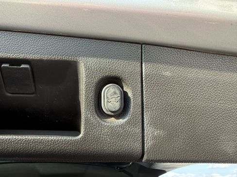 Used 2017 Chevrolet Tahoe LT image 17