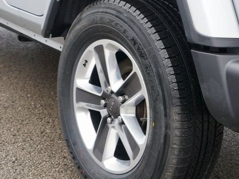 Used 2023 Jeep Wrangler Sahara image 8