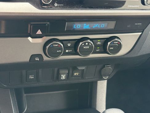 Used 2021 Toyota Tacoma SR5 RWD image 21