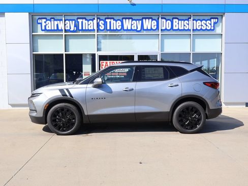 New 2026 Chevrolet Blazer LT w/ LPO, Black Sport Package AWD/4WD image 7