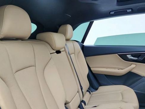 Used 2021 Audi Q8 Prestige w/ Prestige Package image 25