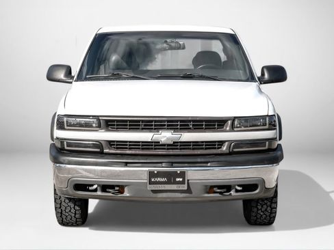 Used 2000 Chevrolet Silverado 1500 4x4 Extended Cab w/ Firm Ride Suspension Pkg image 3