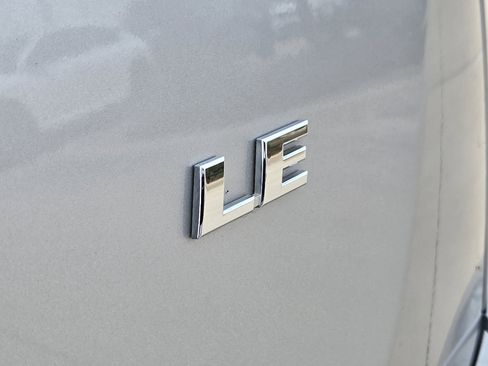 Used 2017 Toyota RAV4 LE image 16