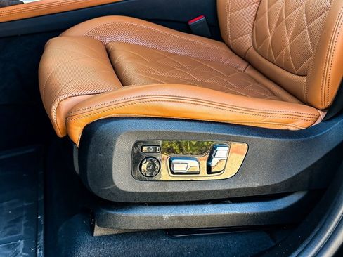 Certified 2023 BMW X7 xDrive40i w/ Premium Package image 12