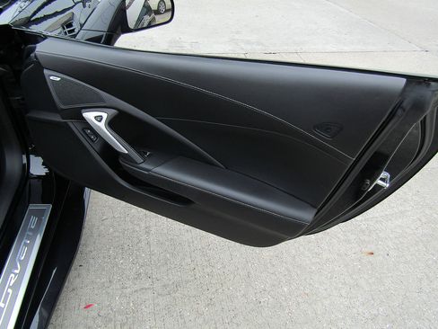 Used 2016 Chevrolet Corvette Z06 w/ 3LZ Preferred Equipment Group RWD image 14