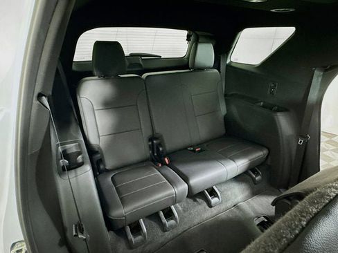 Used 2023 Chevrolet Traverse Premier w/ Redline Edition AWD/4WD image 29