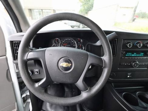 Used 2015 Chevrolet Express 3500 Extended image 8
