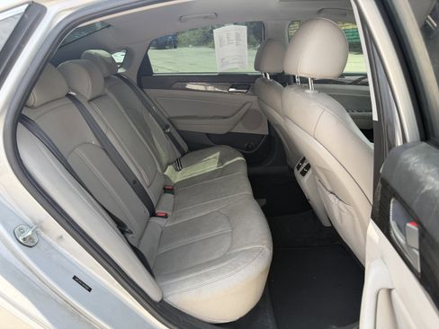 Used 2018 Hyundai Sonata Limited w/ Cargo Package FWD image 9