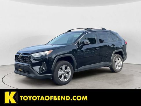 Used 2025 Toyota RAV4 XLE AWD/4WD image 1