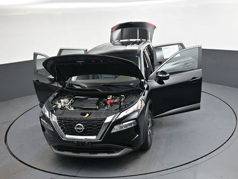 Used 2023 Nissan Rogue SV image 43