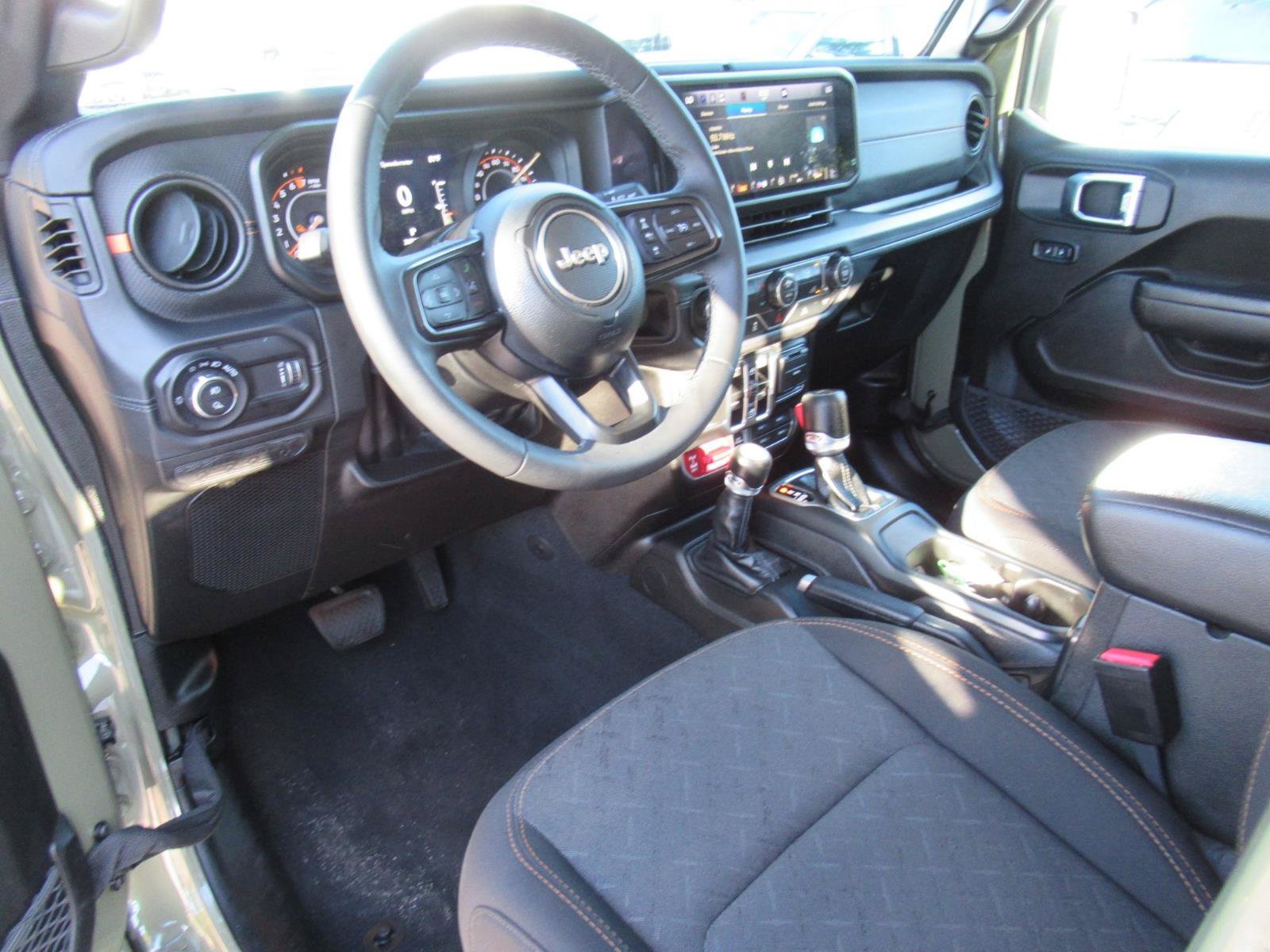 Certified 2026 Jeep Gladiator Mojave AWD/4WD image 16