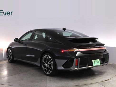Used 2023 Hyundai Ioniq 6 Limited RWD image 17