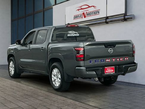 Used 2022 Nissan Frontier SV w/ Technology Package image 8