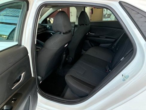 Used 2026 Hyundai Elantra SE FWD image 20