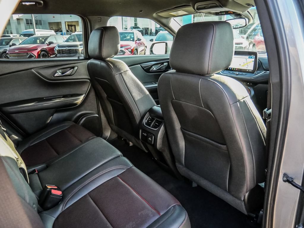 Used 2025 Chevrolet Blazer RS FWD image 24
