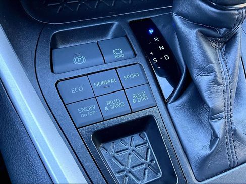 Used 2025 Toyota RAV4 XLE image 34