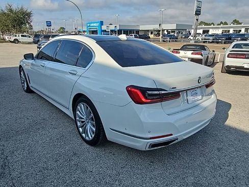 Used 2022 BMW 740i xDrive w/ Premium Package image 5