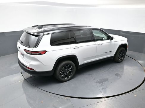 New 2025 Jeep Grand Cherokee L Limited w/ Trailer Tow Package image 37