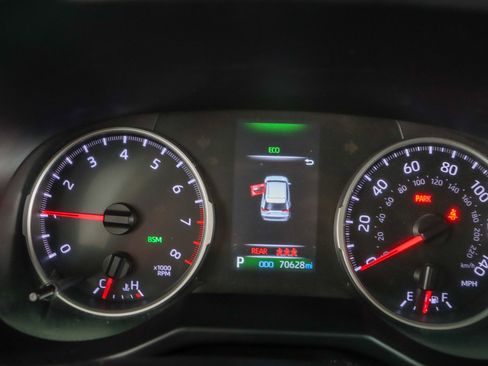 Used 2022 Toyota RAV4 XLE image 15