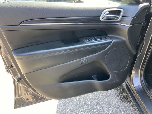 Used 2019 Jeep Grand Cherokee Limited RWD image 15