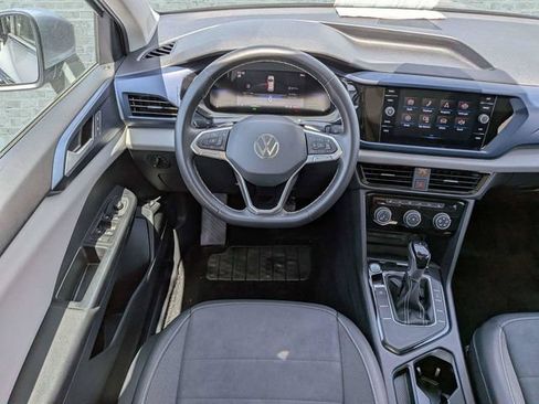 Certified 2023 Volkswagen Taos SE w/ Panoramic Sunroof Package FWD image 16
