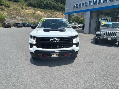 Used 2025 Chevrolet Silverado 1500 LT Trail Boss w/ Convenience Package II AWD/4WD image 9