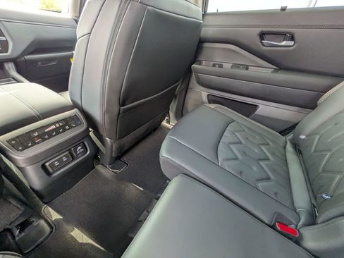 New 2026 Nissan Pathfinder Platinum w/ Cargo Package FWD image 29