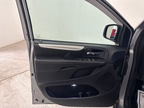 Used 2019 Dodge Grand Caravan GT FWD image 29
