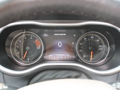 Used 2017 Jeep Cherokee Limited AWD/4WD image 10