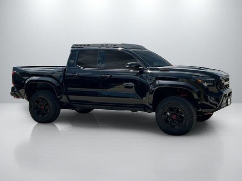 Used 2025 Toyota Tacoma TRD Pro AWD/4WD image 4