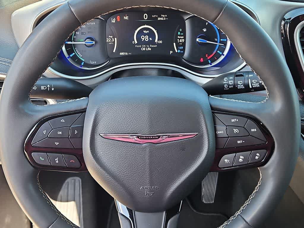 Used 2024 Chrysler Pacifica Limited FWD image 19