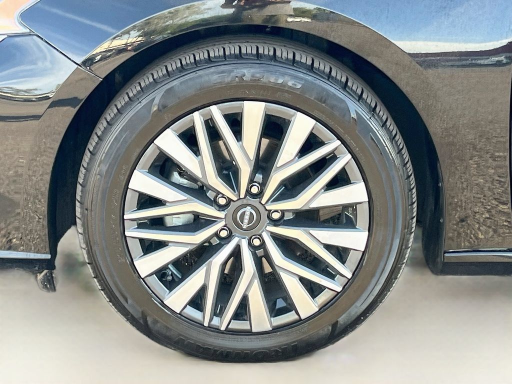 Used 2024 Nissan Altima 2.5 SV FWD image 28