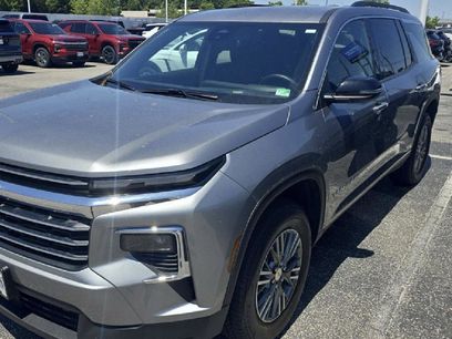 Used 2025 Chevrolet Traverse LT w/ LPO, Floor Liner Package