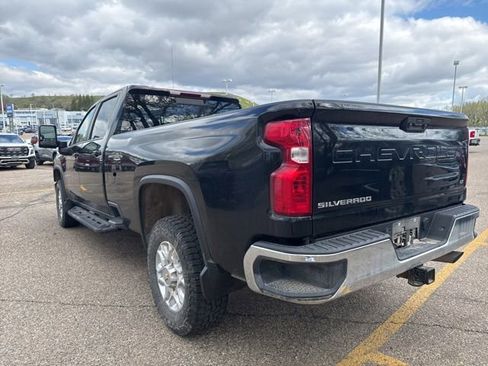 Used 2022 Chevrolet Silverado 2500 LT w/ Convenience Package AWD/4WD image 6