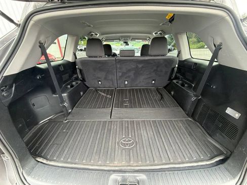 Used 2019 Toyota Highlander LE AWD/4WD image 38