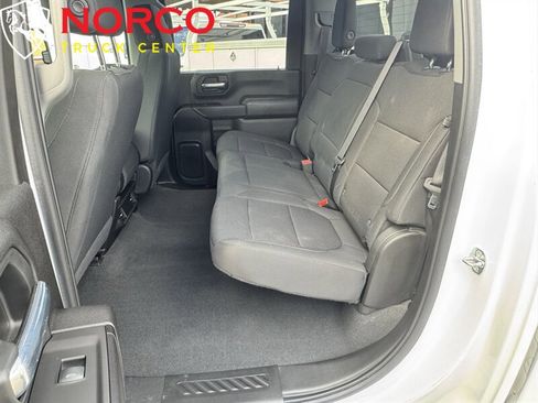 Used 2022 Chevrolet Silverado 2500 Custom w/ Custom Convenience Package image 18