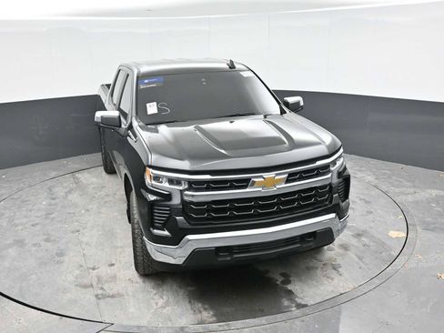 Used 2024 Chevrolet Silverado 1500 LT AWD/4WD image 17